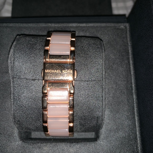 Michael Kors watch - Picture 2 of 2